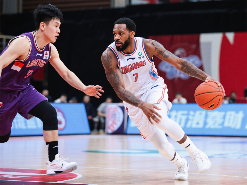 鲍威尔断球内姆哈德,快攻上篮得分,青岛抢断已达7次 提到青岛队本场的7次抢断,这不仅仅是一个