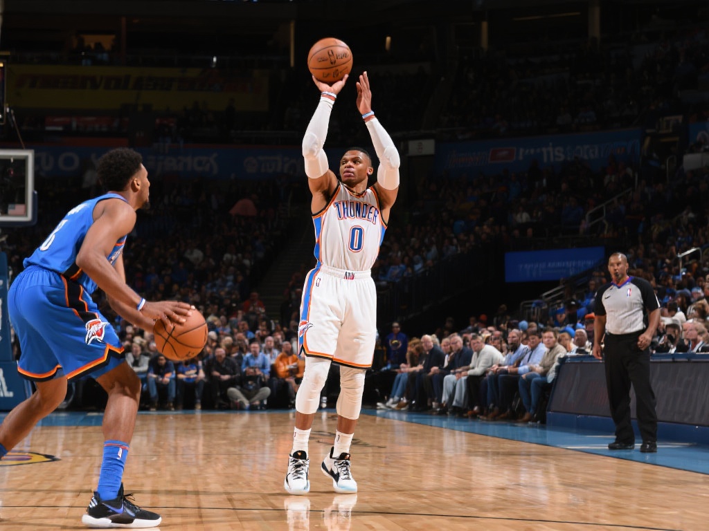 威少外线手感爆棚，干拔三分势不可挡